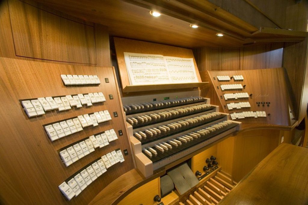 Große Jehmlich-Orgel 3